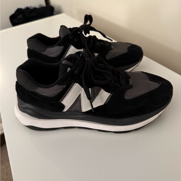New Balance 57/40 Black white sneakers - Picture 1 of 6